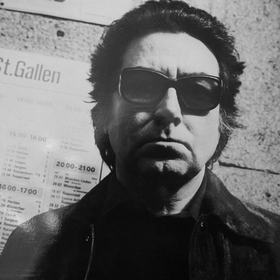 T�pies - Comunicaci� Sobre El Mur / Communication Sur Le Mur