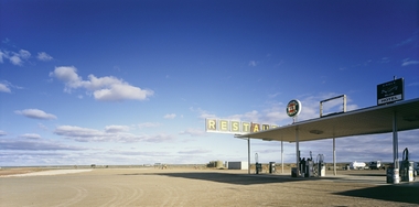 Fototapete Tankstelle Vlies - Whistle Stop - Panorama - Klicken fr grssere Ansicht